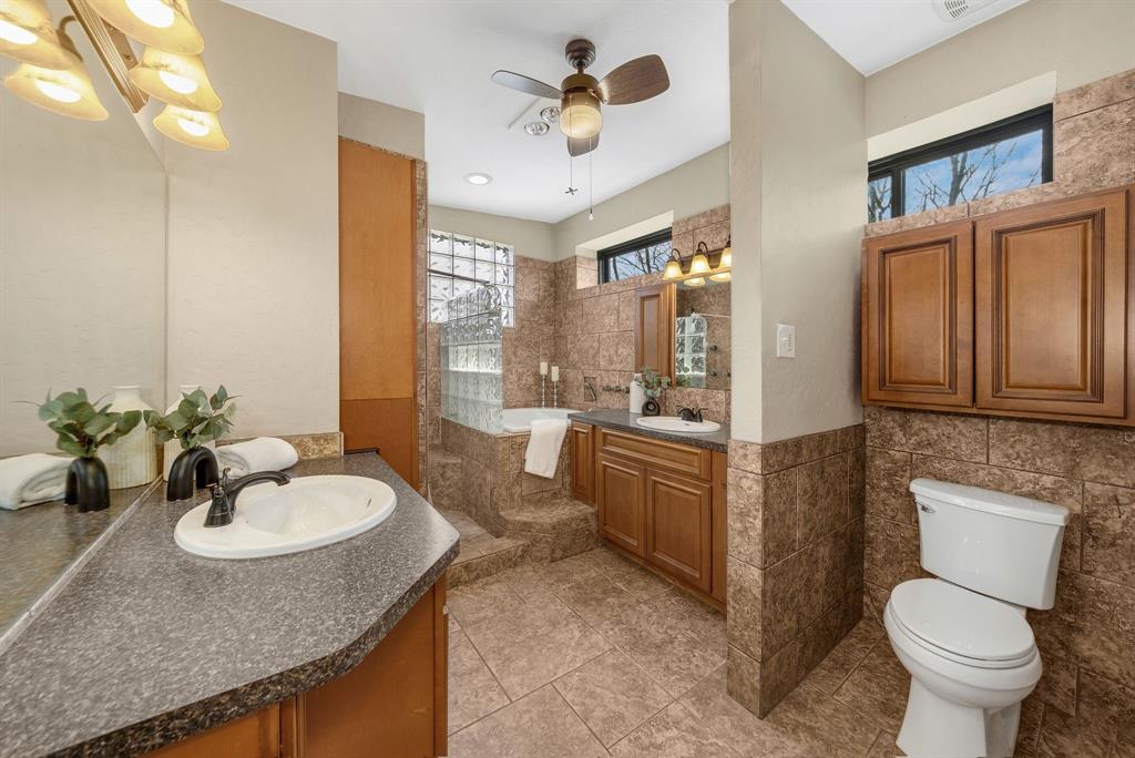 Twin Cove Estate - Residential