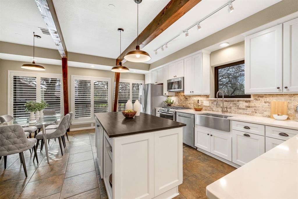 Twin Cove Estate - Residential