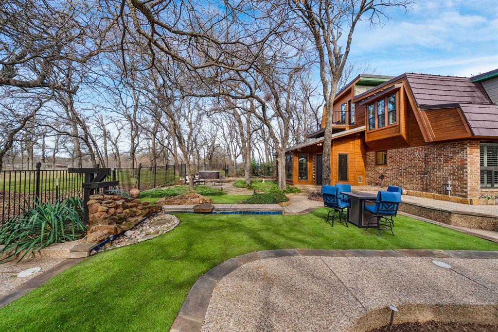 Twin Cove Estate - Residential