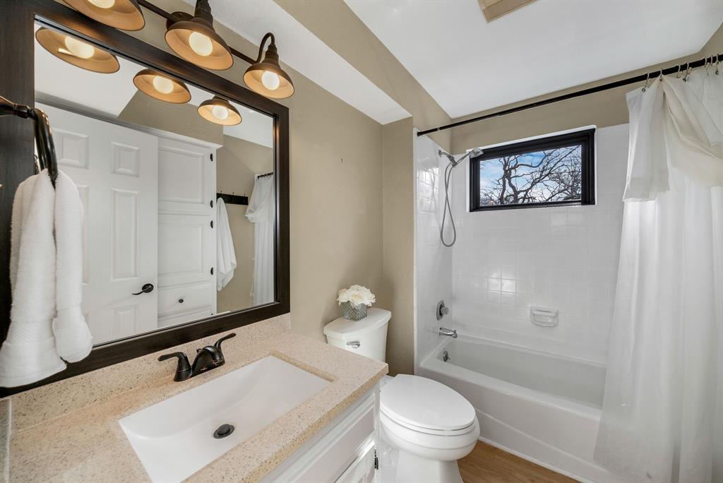 Twin Cove Estate - Residential