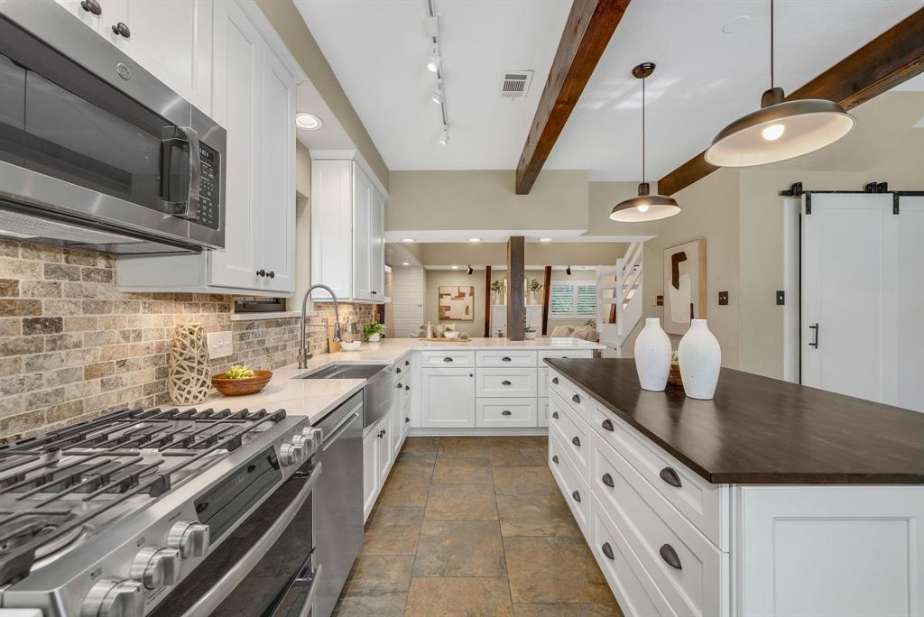 Twin Cove Estate - Residential