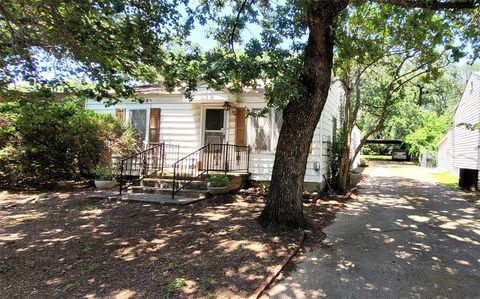 3313 Pueblo Trail Lake Worth TX 76135