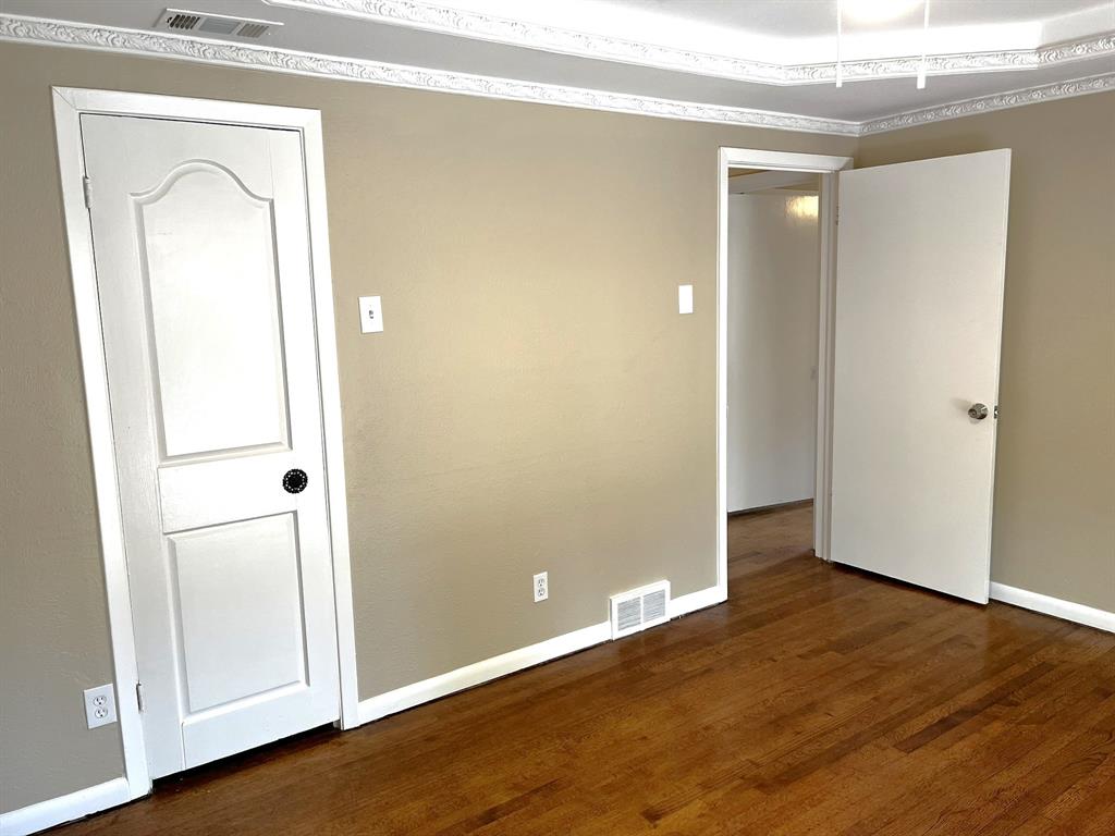 Bob-O-Links Downs #4 - Residential