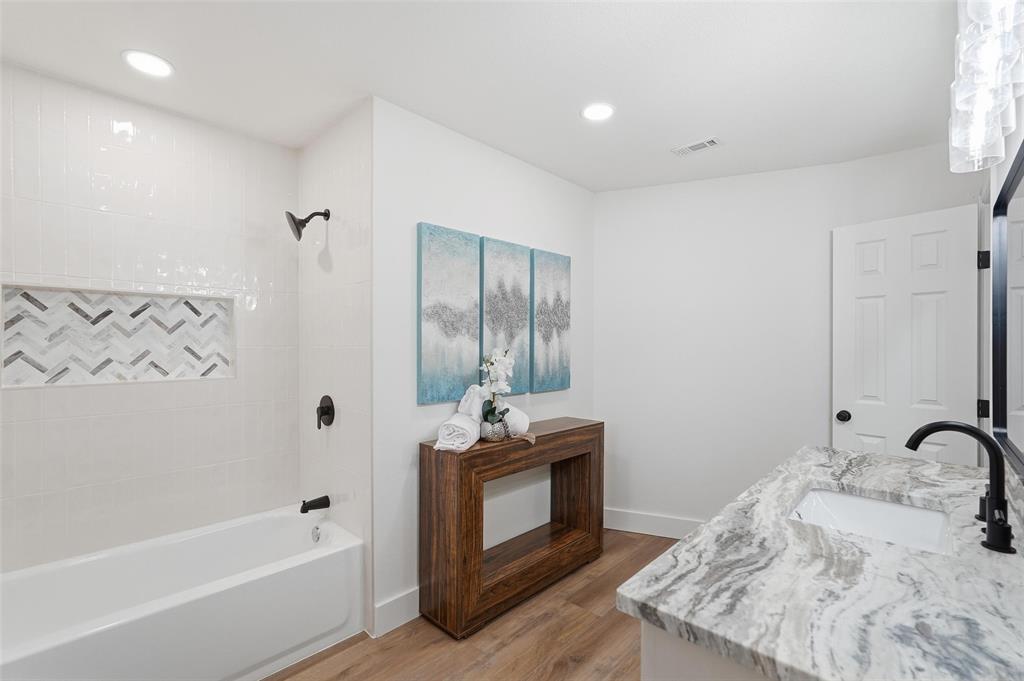 Brinwood Shores Add Sec B - Residential