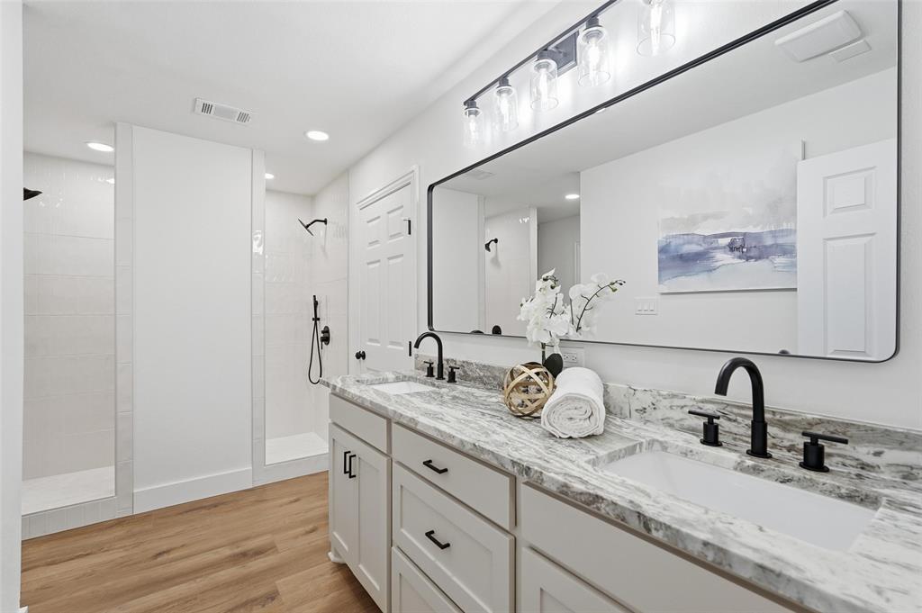 Brinwood Shores Add Sec B - Residential