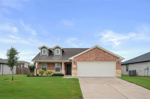 Photo of 1104 Silverton Drive, Sherman, TX 75092 (MLS # 21402468)