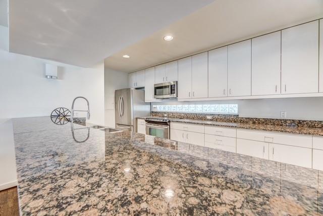 4122 Travis Street Condos - Residential