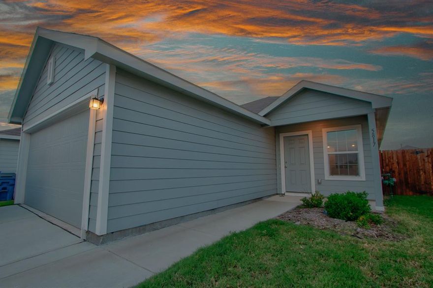 Great 3 bed 2 bath with new paint and laminate flooring throughout. The open floor is a full use of the square footage. The home has full size washer and dryer connections and comes with all appliances including Refrigerator. Located in the Forney ISD and near Hwy 80 for an easy commute. Tenant Occupied until 3.31.