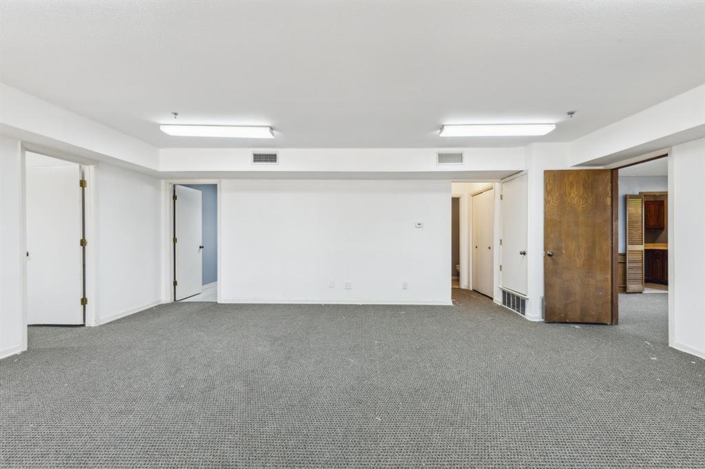 Link International Add - Commercial Sale