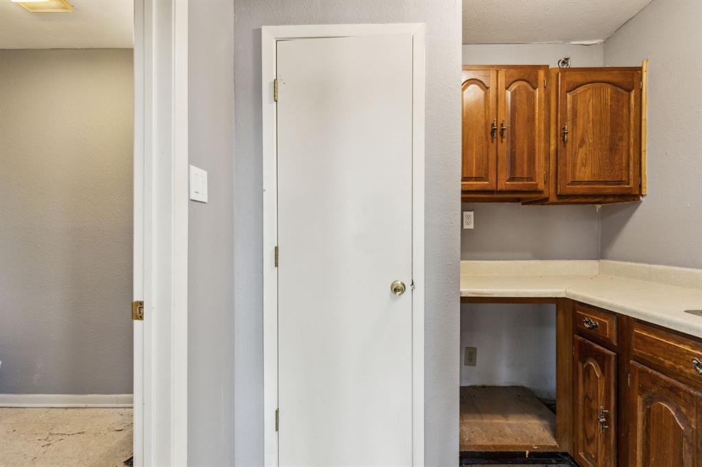 Link International Add - Commercial Sale