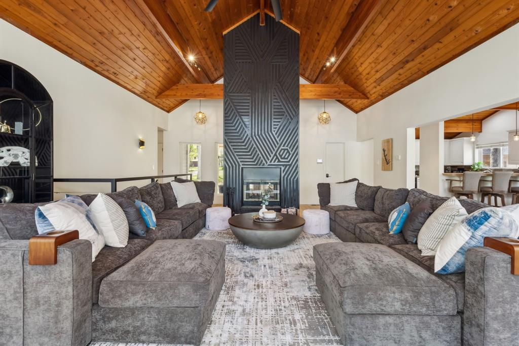 215 N Beverly Drive