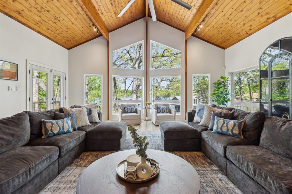 215 N Beverly Drive