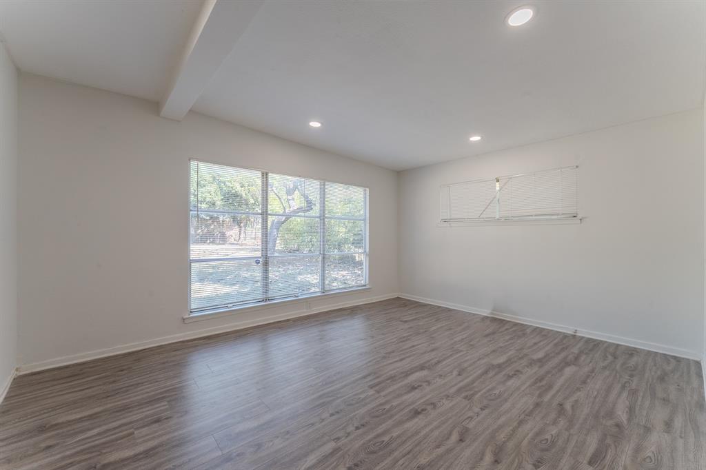 4609 Lois Street