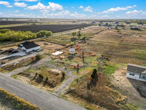 53 County Road 2131 Valley View TX 76272