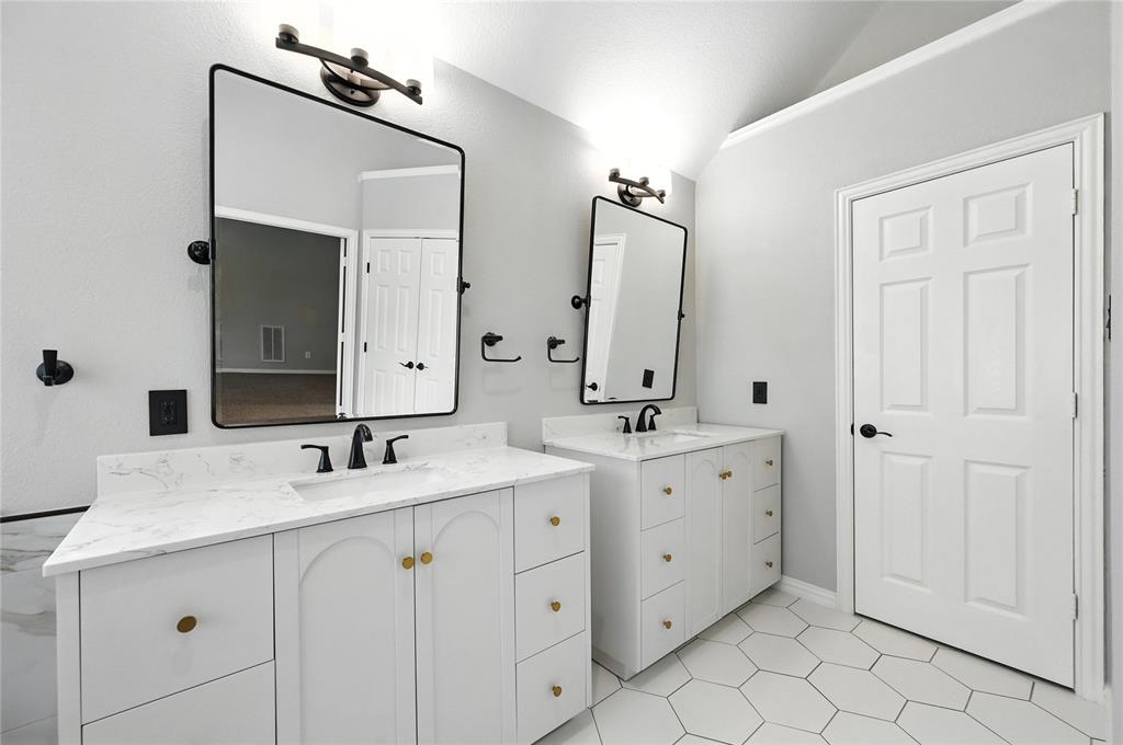 Flower Mound, Texas 75022, United States, 4 Bedrooms Bedrooms, ,3 BathroomsBathrooms,Residential,Active,169255