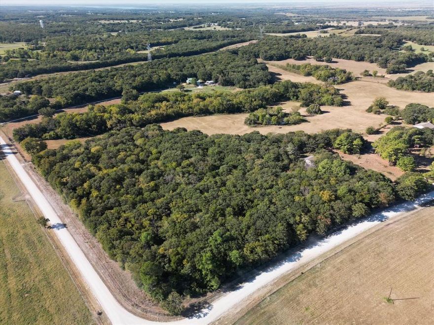 Lot 5 is WOW! Beautiful lot near Lake Kiowa and Mountain Springs is now available!! Gorgeous mature trees*Sandy loam soil* Valley View school district* Co-op water and electric available* 11 Miles to Lake Ray Roberts state park!! Great build sites on the lot. Bring your own builder and build  your dream home nestled in the oaks of Linken Landing.