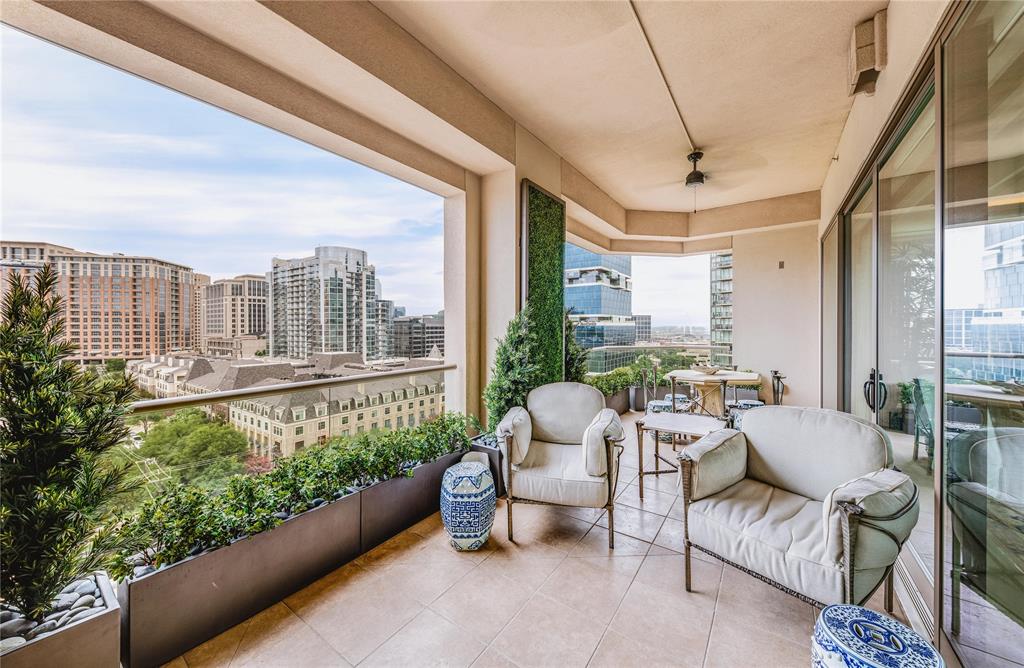 Residences at The Stoneleigh - Residential