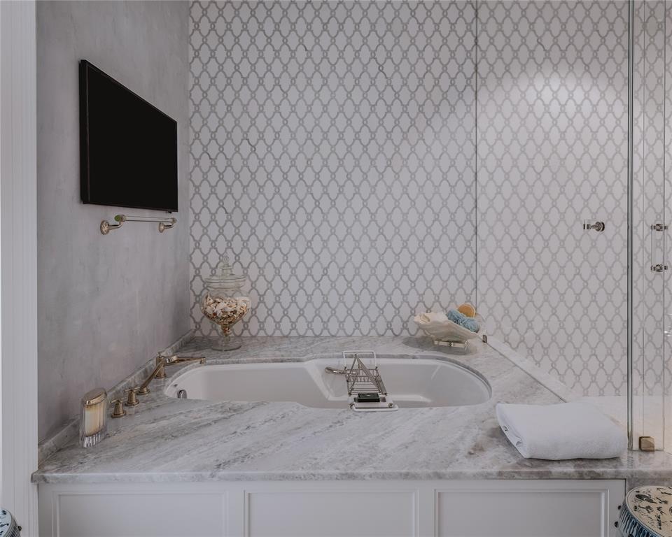 Residences at The Stoneleigh - Residential