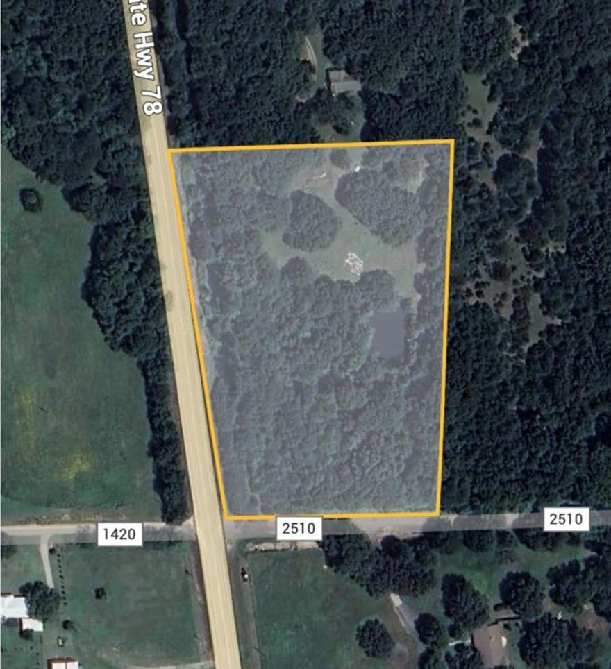 5.7 acres located near Bonham, but country living.

Come build your dream home.