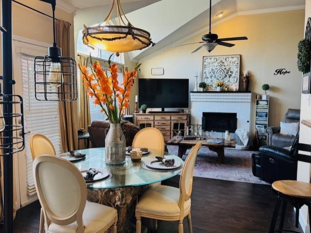 2121 Birch Bend