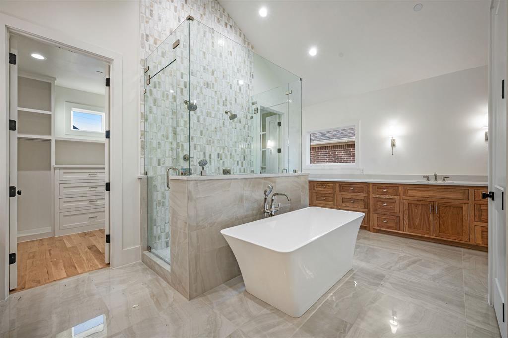 UNIVERSIT Y ANNEX 2ND INST - Residential