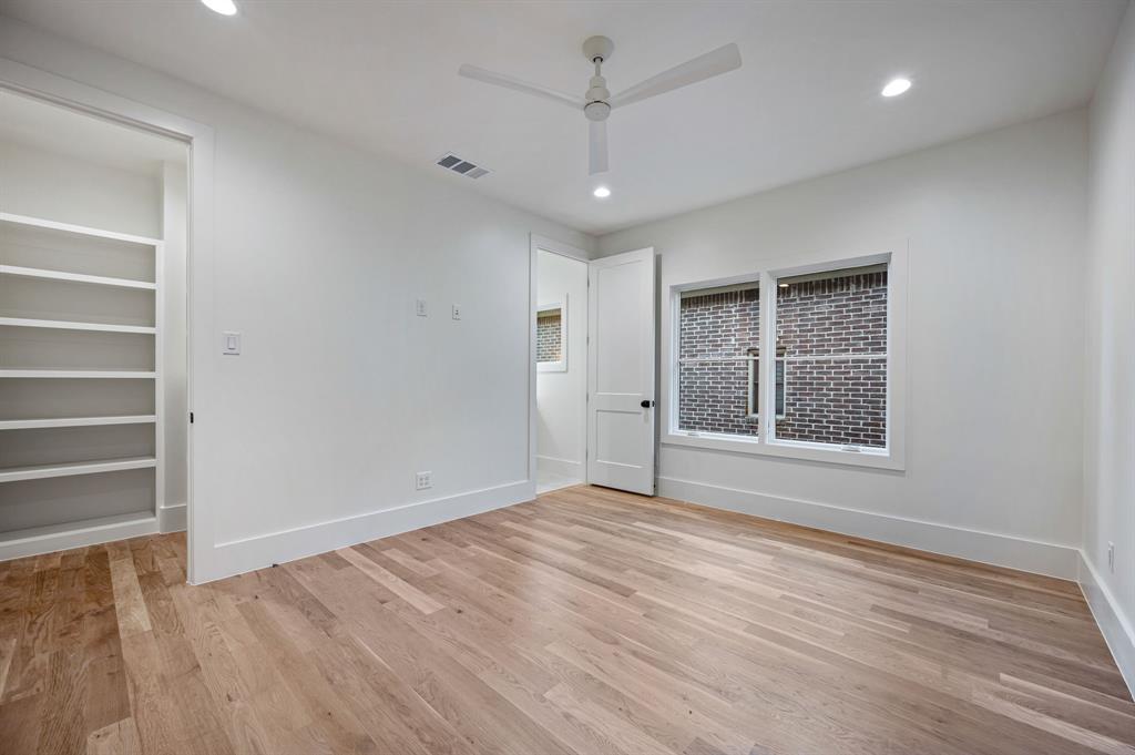 UNIVERSIT Y ANNEX 2ND INST - Residential