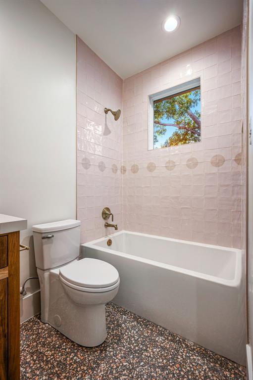 UNIVERSIT Y ANNEX 2ND INST - Residential