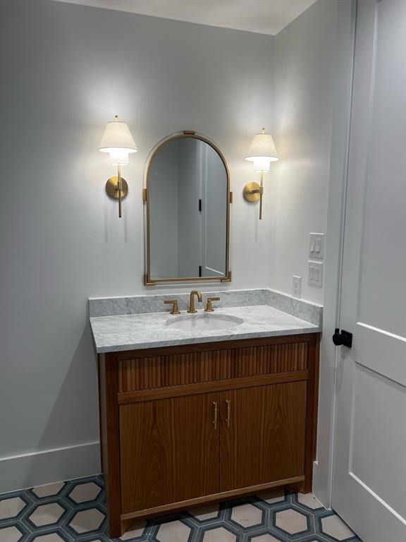 UNIVERSIT Y ANNEX 2ND INST - Residential