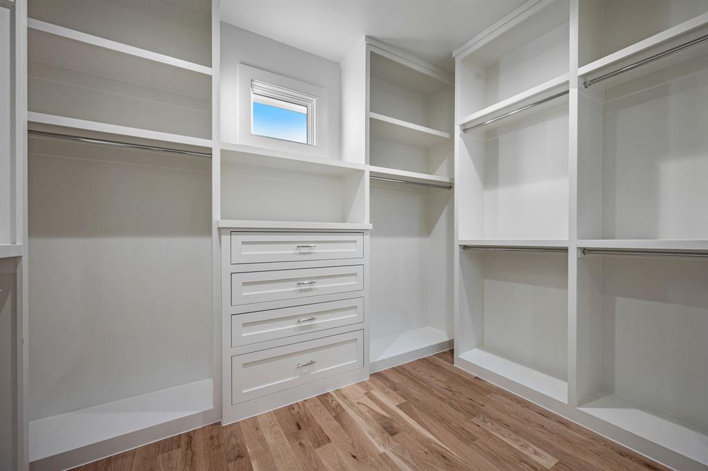 UNIVERSIT Y ANNEX 2ND INST - Residential