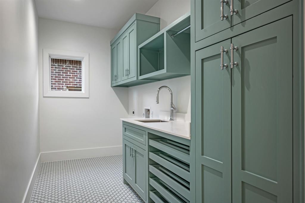 UNIVERSIT Y ANNEX 2ND INST - Residential