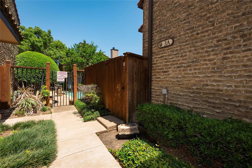Preston Oaks Crossing Condos - Residential