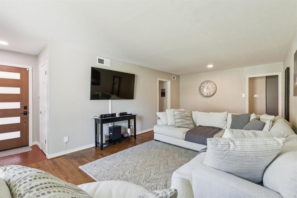 2552 El Cerrito Drive