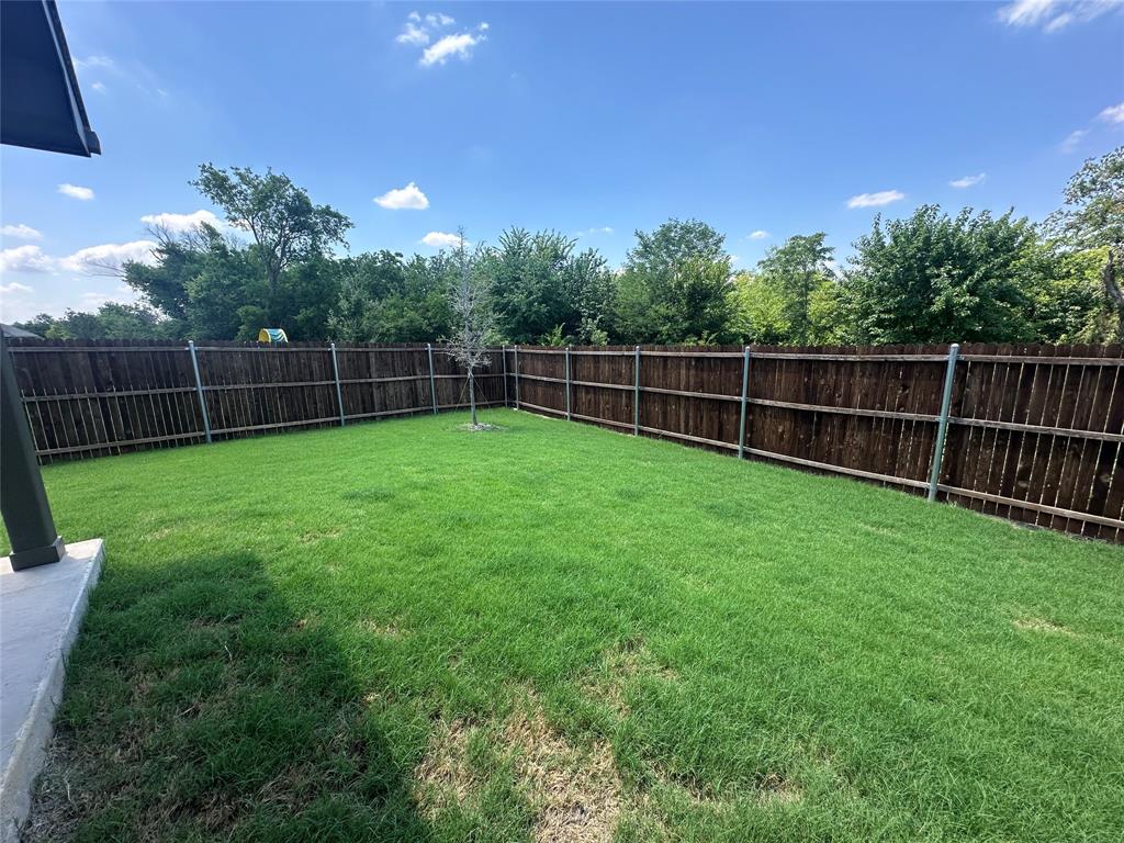 Hulen Trls Ph 1 - Residential Lease