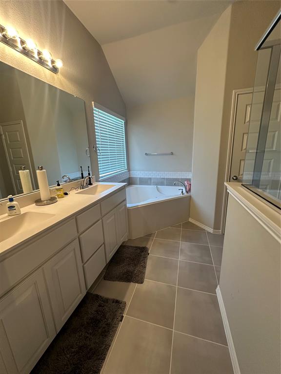 Hulen Trls Ph 1 - Residential Lease