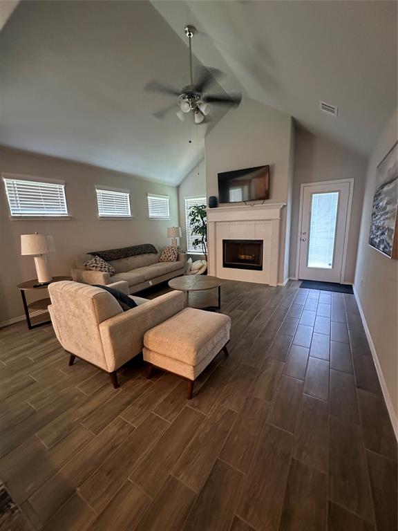 Hulen Trls Ph 1 - Residential Lease