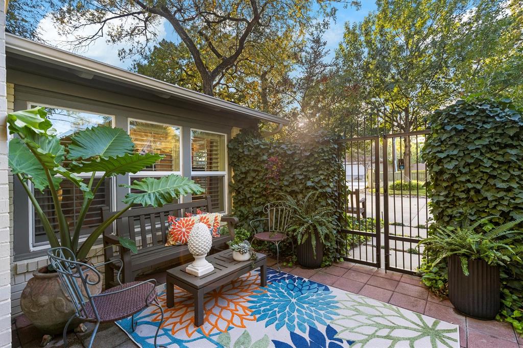 Carpenter Hollis - Residential