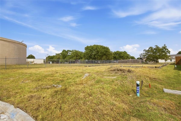7301 SCOTT LN, GREENVILLE, TX 75402 - Image 1344d0eb00df61aeb27dd0f2ea5bbc68/1725801128