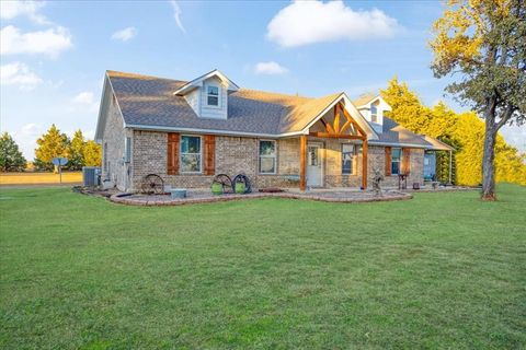 Photo of 1375 County Road 176, Whitesboro, TX 76273 (MLS # 21097809)