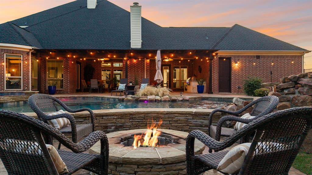 1545 Sara Cove