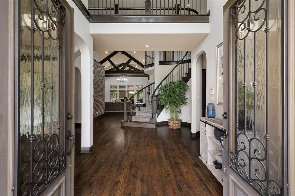 1545 Sara Cove