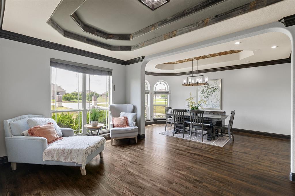 1545 Sara Cove