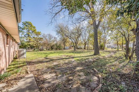 A home in Cleburne