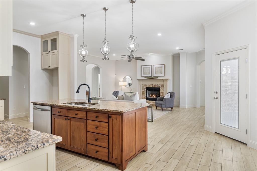 COUNTRY HILL ESTATES-CHRISWOOD - Residential