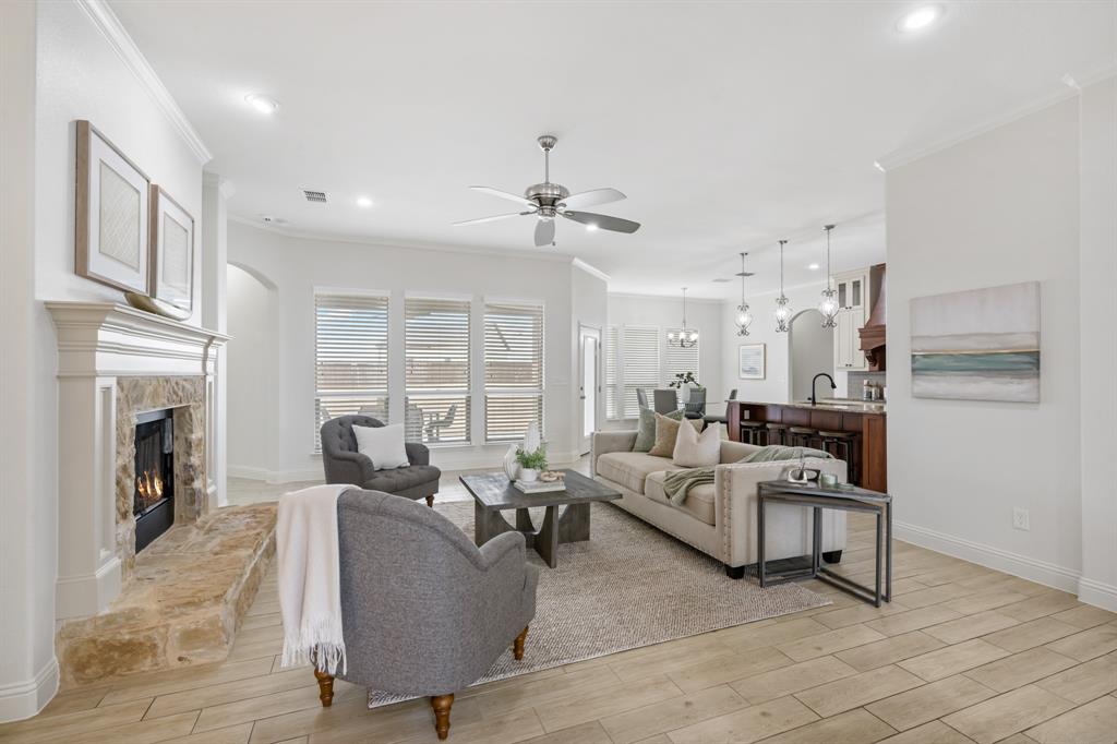 COUNTRY HILL ESTATES-CHRISWOOD - Residential