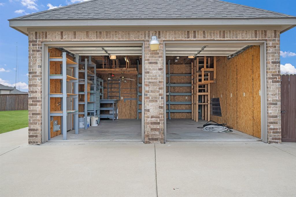 COUNTRY HILL ESTATES-CHRISWOOD - Residential