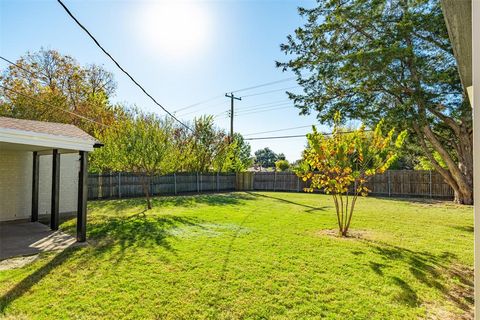 A home in Benbrook