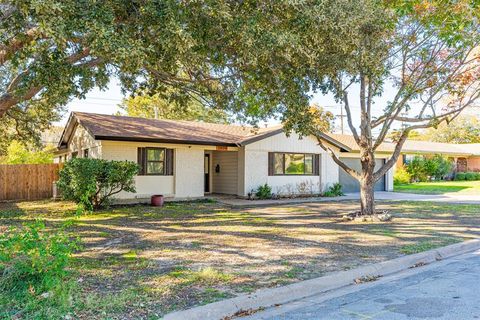 A home in Benbrook