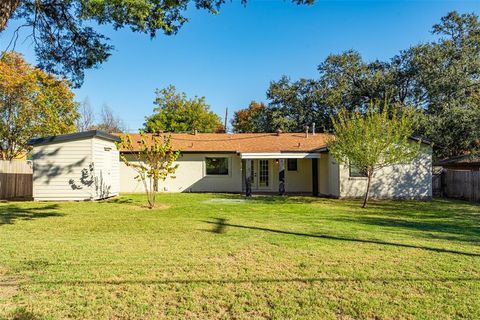 A home in Benbrook