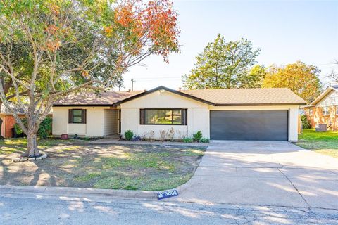 A home in Benbrook