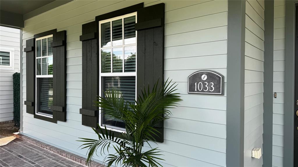 1033 Kennedy Drive